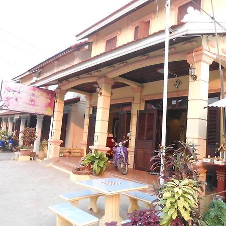 Central Backpacker Hostel Луанґпхабанґ Номер фото